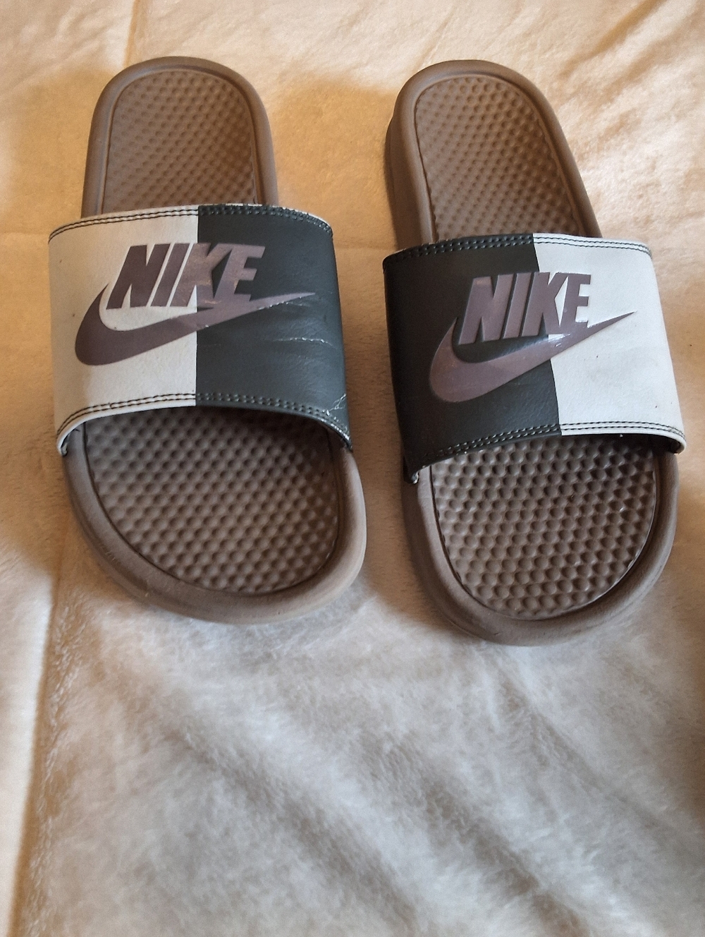 Nike Split-Color Slide Sandals - Black & White